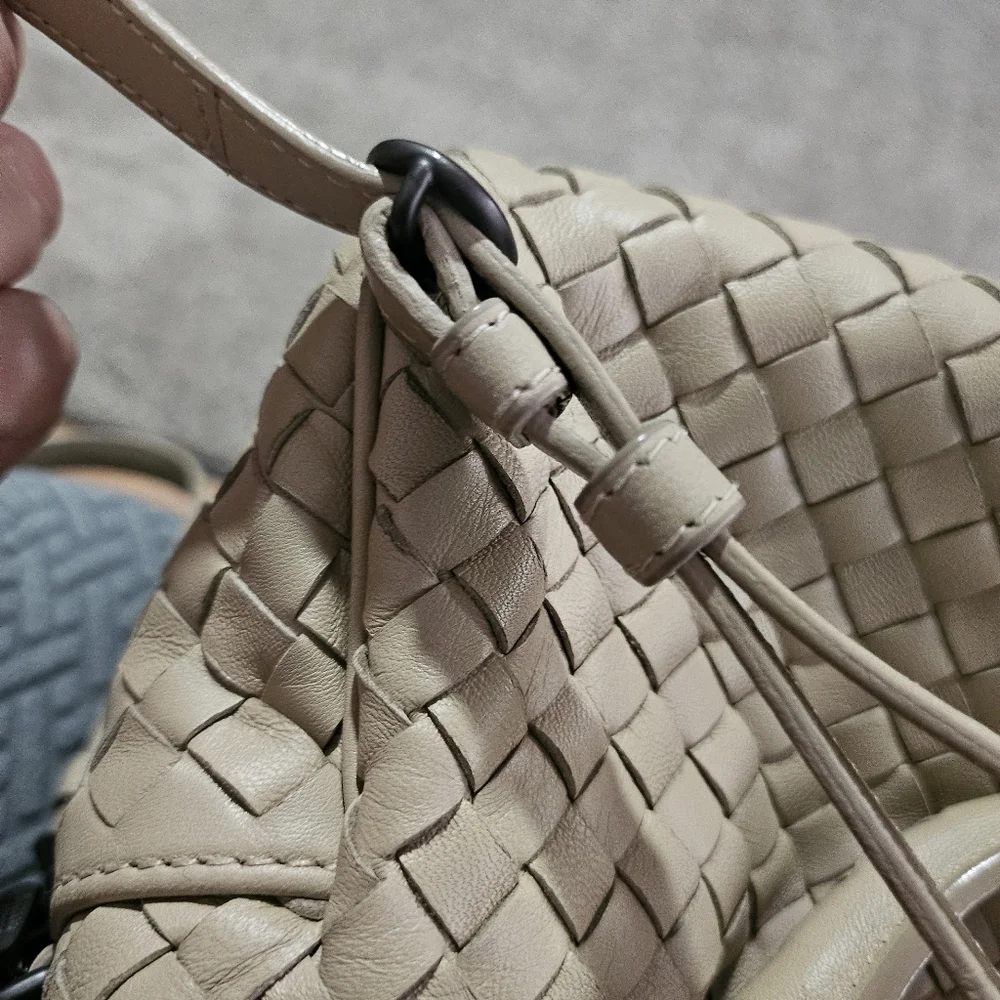 Bottega Veneta Intrecciato Leather Satchel / Crossbody – Beige (Mirror Included)